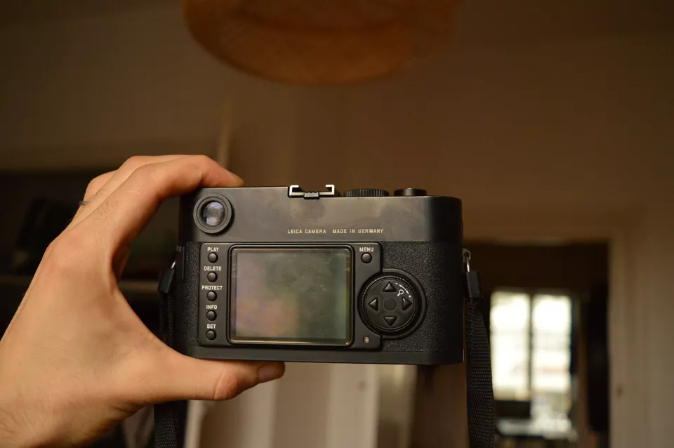 Leica M8 Camera Full