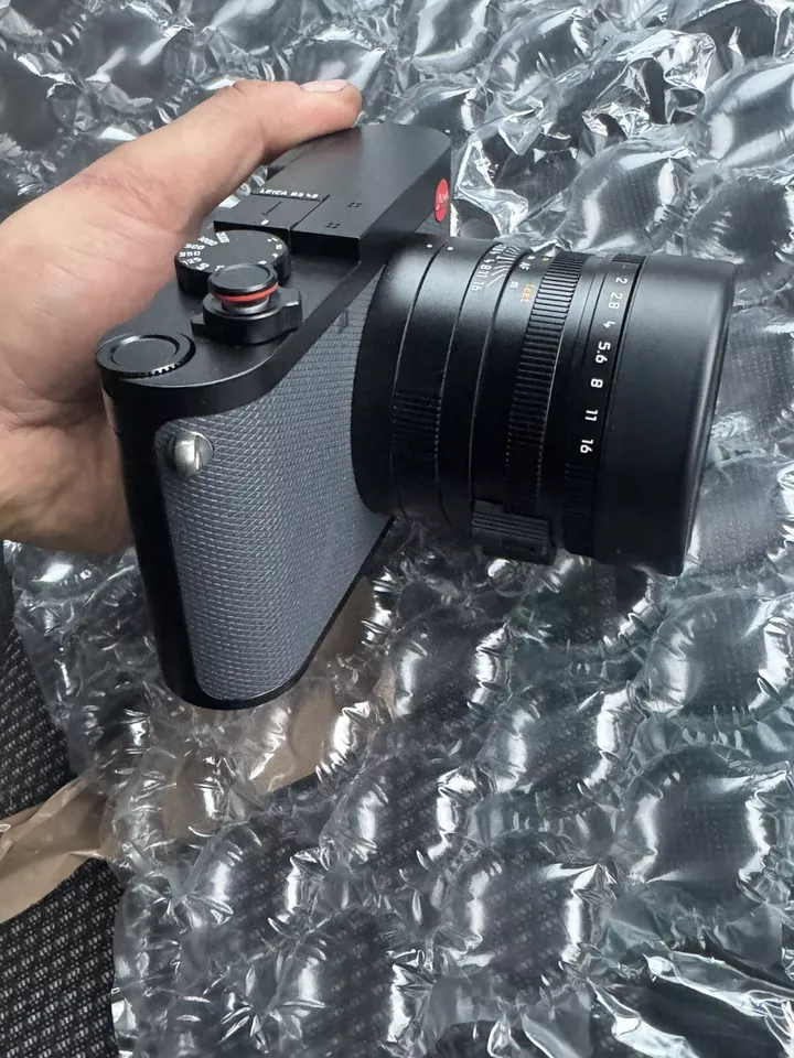 Brand New Leica Q3 43 - Black - Digital Camera (19084) APO-Summicron 43mm F2.0